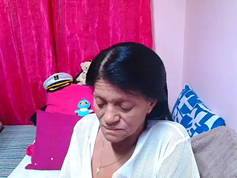 Chat +18 de sluttyrox ao vivo
