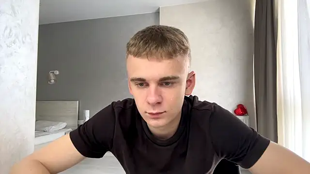 SoloFury 在線直播表演