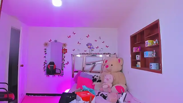 perlabeautiful Adlı Modelin Canlı XXX Sohbeti