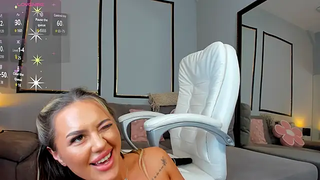 BarbieDoll13's Live XXX Chat