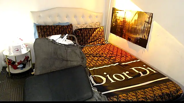 NinaDOM4CUM Adlı Modelin Canlı XXX Sohbeti