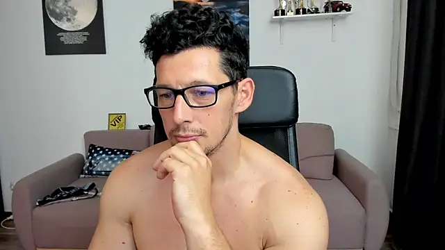 BrutusK08 – Naživo XXX chat
