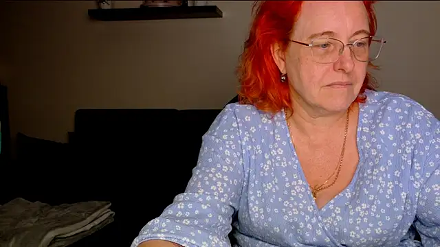 JoannaAndNeighbour's Live XXX Chat