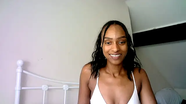 دردشة Hazel_Dollxx الجنسية المباشرة