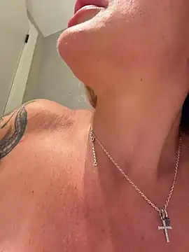 EmaSalis – Live XXX-chat