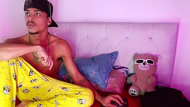 Angel_foxc13 élő XXX-chatje