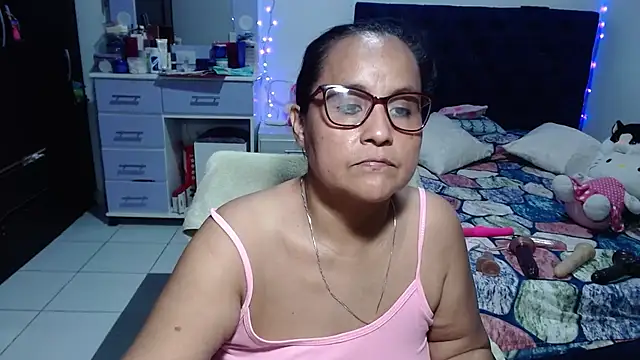 pervert_mommy_ élő XXX-chatje