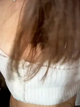 Chatroom XXX en direct de Mia_Luxor