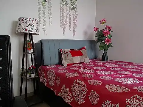 Love_Sundari élő XXX-chatje