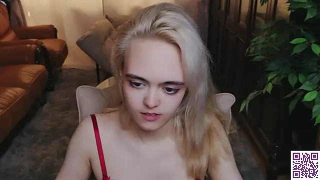 Oxcy_Secret élő XXX-chatje