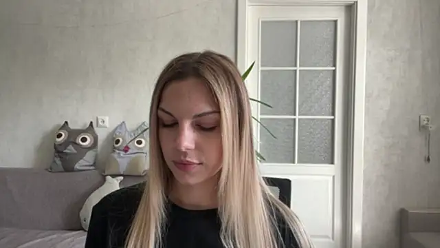 LaraineDomebo élő XXX-chatje