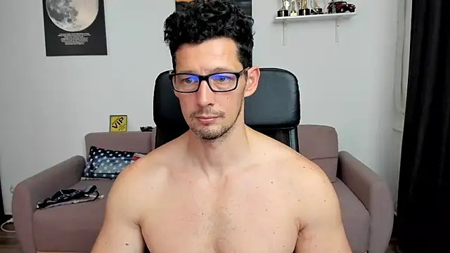 XXX chat uživo modela BrutusK08