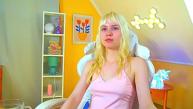 HannahHollis élő XXX-chatje