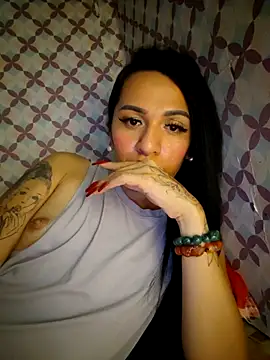 Yourbabyshane élő XXX-chatje