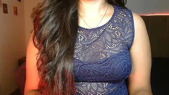 isha_here élő XXX-chatje