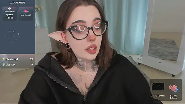 Dixi_Pixi_ élő XXX-chatje