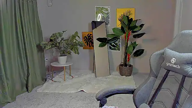 Eva_Leeee élő XXX-chatje