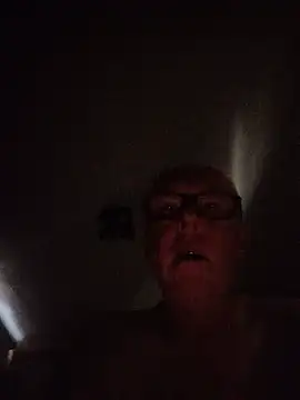 Czat XXX na żywo – Saintbull68