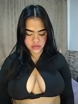Bicky_25 Adlı Modelin Canlı XXX Sohbeti