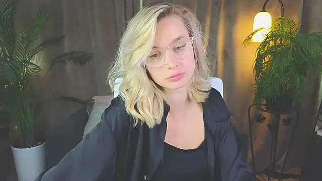 Chat XXX ao vivo de NoraMoreau