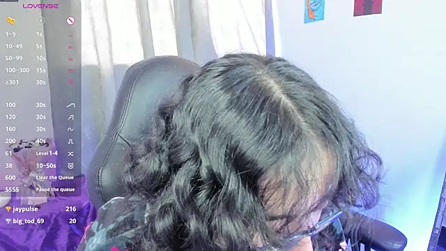 צ'אט XXX בשידור חי של indra_cam