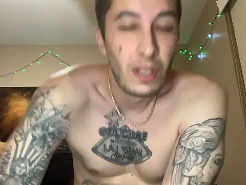 JuicyJoshy XXX чат на живо