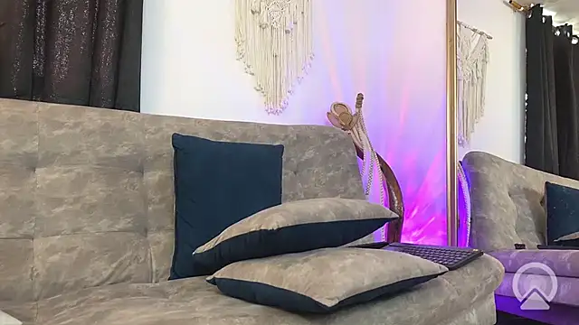 Chat +18 de aaroncolombia ao vivo