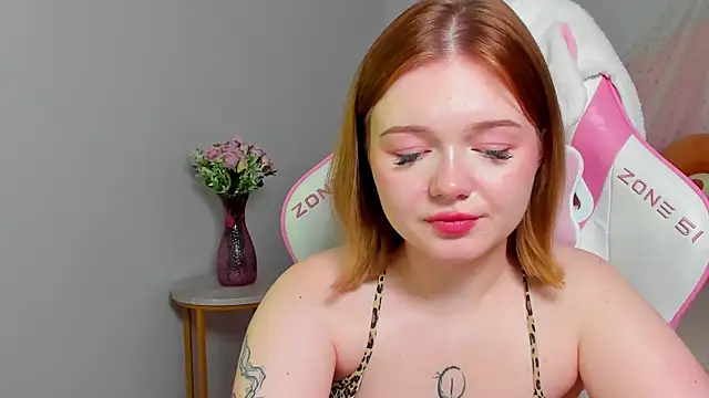 Chat XXX en directo de ElinaVale