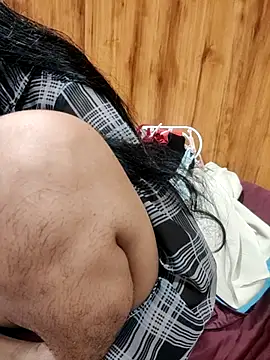 Koziekylie Adlı Modelin Canlı XXX Sohbeti