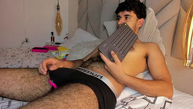 LucasThomson_ লাইভ XXX চ্যাট