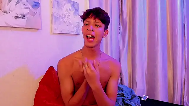 Ethan_qop Adlı Modelin Canlı XXX Sohbeti