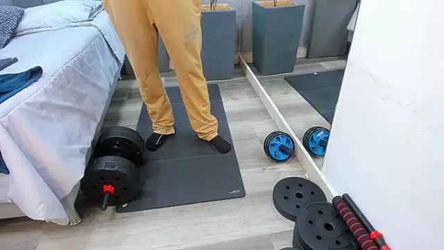 Charlie___Musk Adlı Modelin Canlı XXX Sohbeti