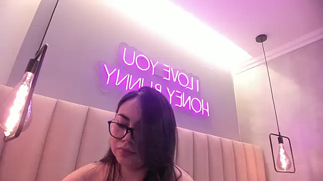 Chat +18 de Naomymonroe_ ao vivo