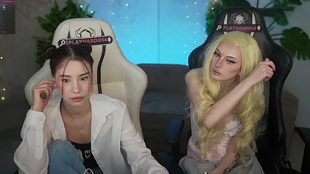 Selena_Glow Chat XXX live