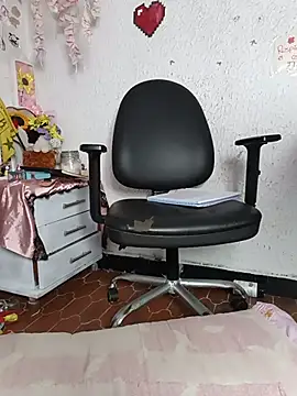 Chat XXX ao vivo de Kuutar