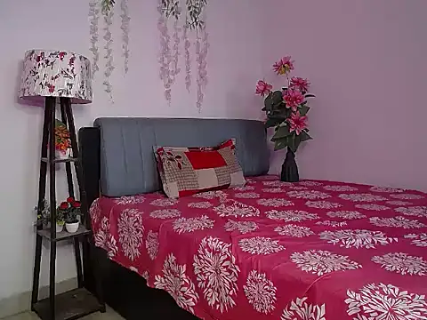Chat +18 de Love_Sundari ao vivo