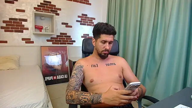 LoganStroud Chat XXX live