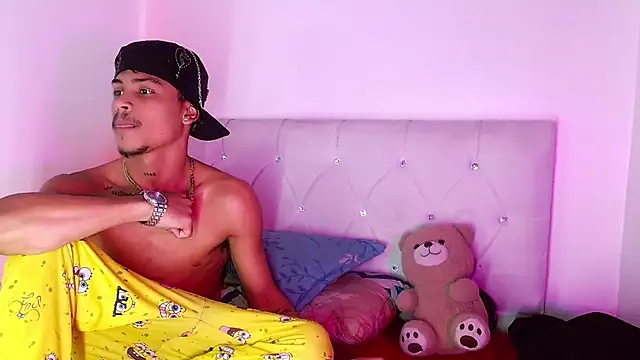 Angel_foxc13 élő XXX-chatje
