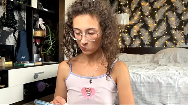 CurlyWinx Chat XXX in diretta