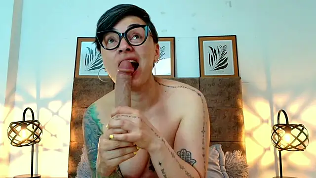 kat_paradise élő XXX-chatje