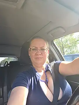 BustyLanaX's Live XXX Chat