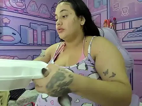 candy_lucia18's Live XXX Chat