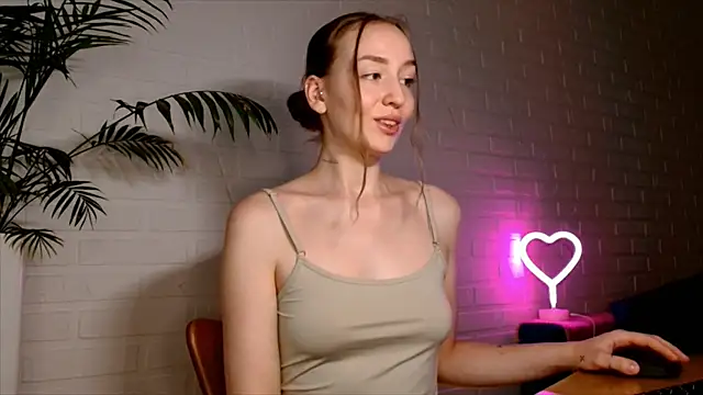 WhitePrincessLuna's Live XXX Chat
