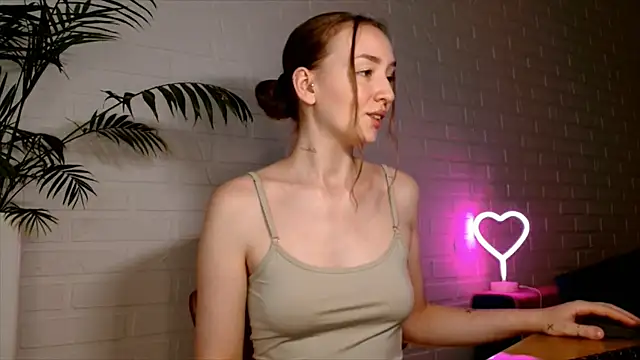 Chat +18 de WhitePrincessLuna ao vivo