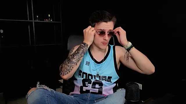 Chat +18 de FelixStarkk ao vivo