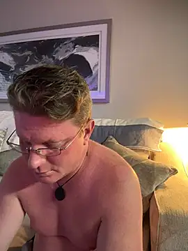 funandstuff: διαδικτυακό σόου στην κάμερα