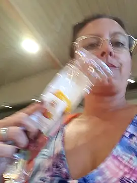 Hot_Milf_Denise élő XXX-chatje