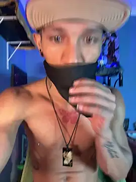 CRAZY-BOY99 élő XXX-chatje
