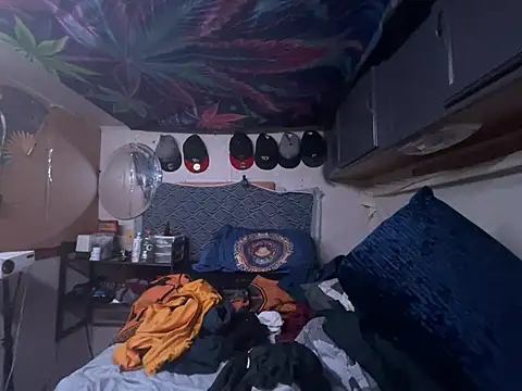 OmarSalasxh33 webcam show