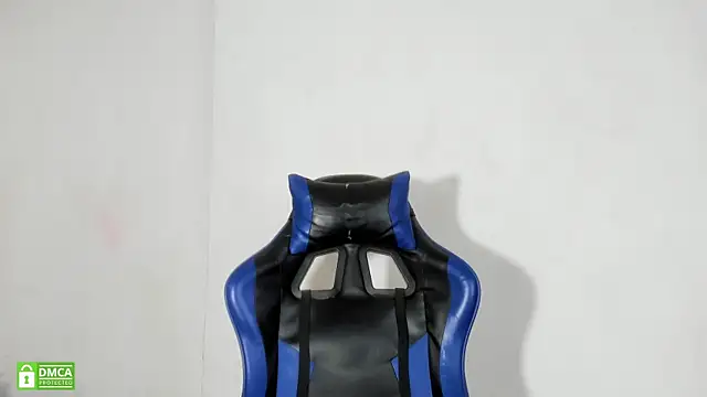 Maximiliano_Young Pertunjukan Webcam